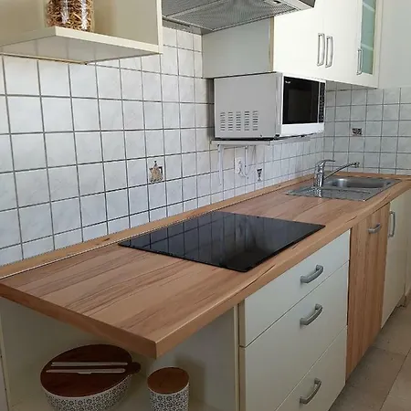 Apartment Eleven