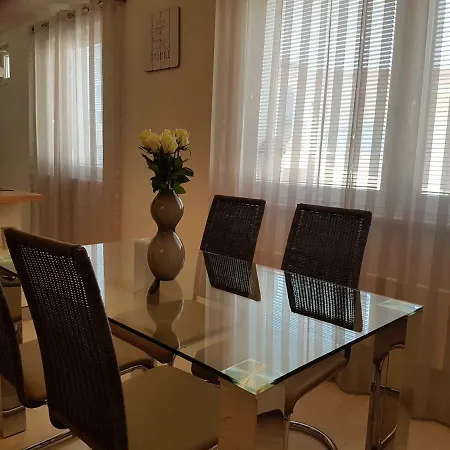 Eleven Apartman *