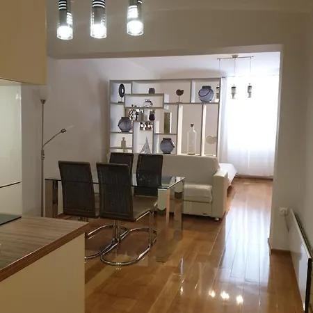 Apartment Eleven